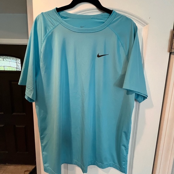 Nike Dri-Fit Top - Large - Picture 1 of 7